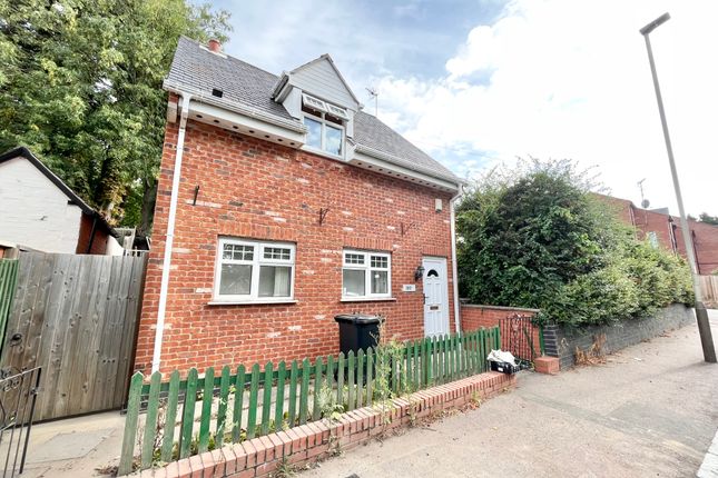 Thumbnail Detached house for sale in Gipsy Lane, Leicester