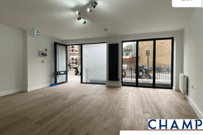 Flat 1, Crystal Apartment, London photo 4
