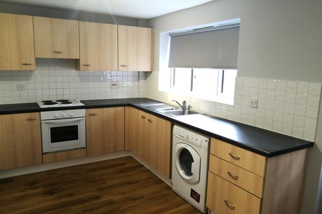 12, Tagore Close, Manchester photo 5