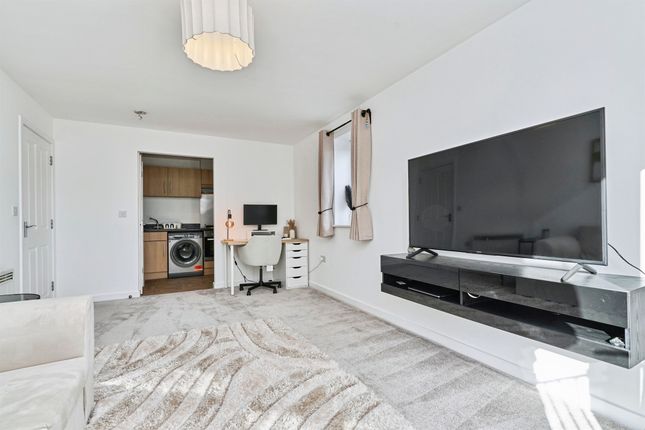 176, Water Reed Grove, Walsall photo 3
