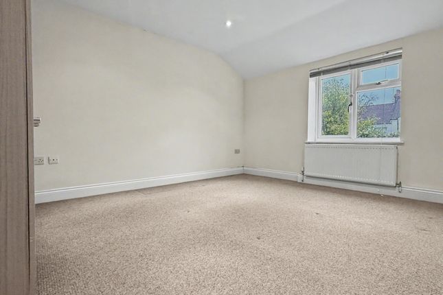 Montgomery Road, Gillingham photo 5