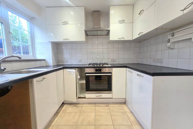 Copy, 30, Carrington Square, Harrow photo 4