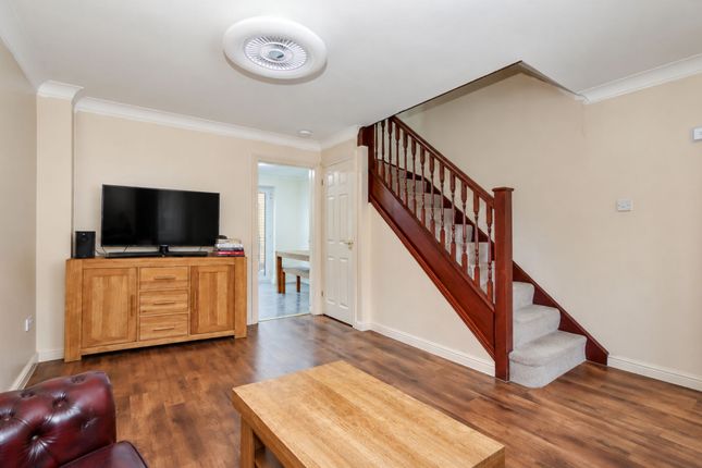 54 Harlech Road, Abbots Langley photo 2