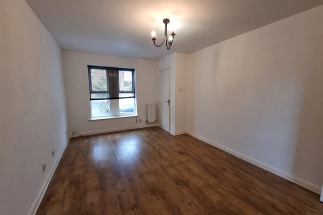 16, Bermondsey Drive, Hull photo 4