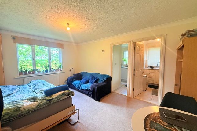 26, Caroline Place, Hayes photo 4