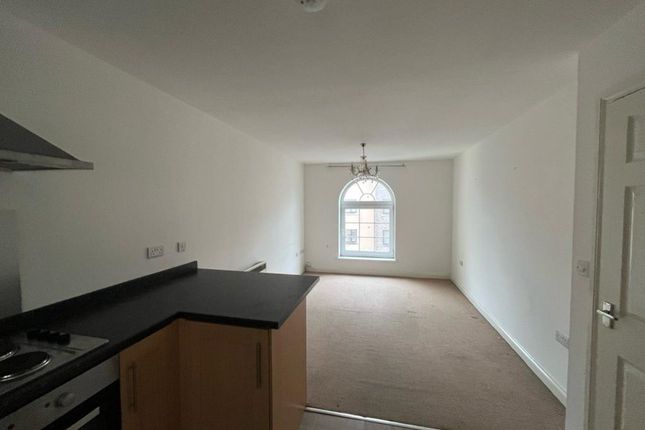 Flat to rent in Forge Lane, Griffithstown, Pontypool