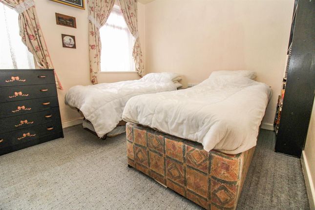 End terrace house for sale in Bradford Road, Idle, Bradford