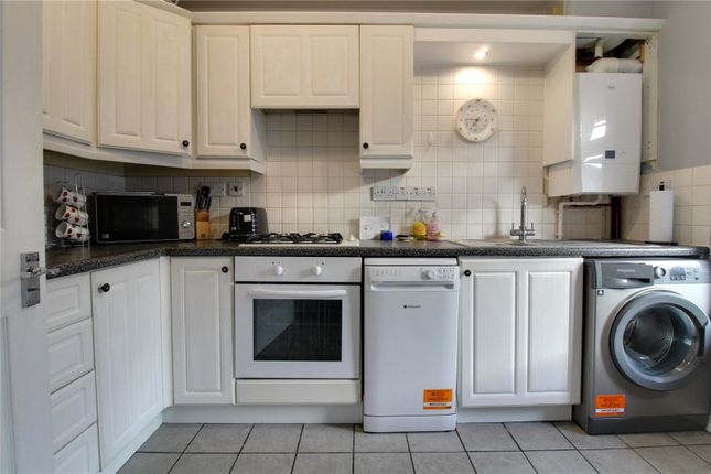 20, Bond Close, Hampshire photo 2