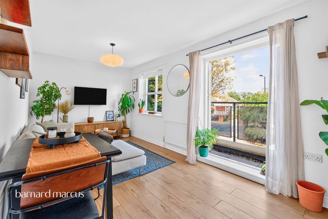 Flat 3, 307, Beulah Hill, London photo 4