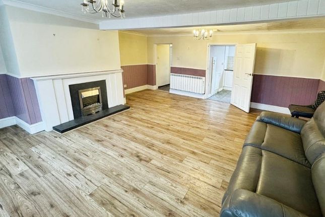 34 Wisbech Road, Outwell, Wisbech photo 2