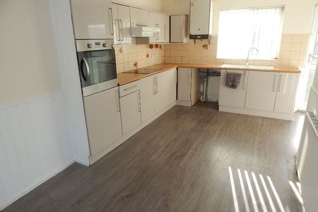 37 West Park Road, Batley photo 2