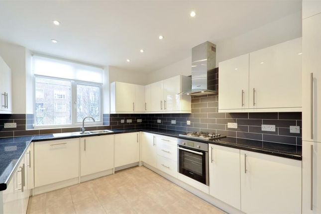 Maisonette to rent in Finchley Road, London