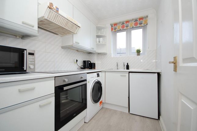 7, Millbridge Gardens, Southampton photo 3