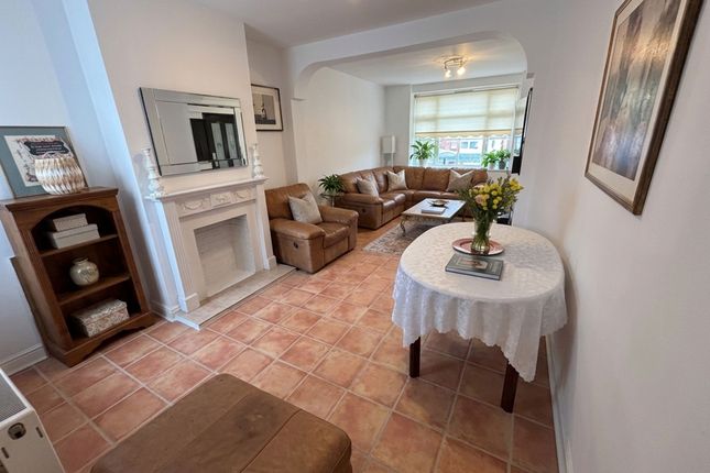 114 Meath Road, London photo 2