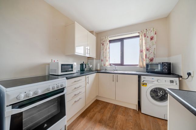 27, Oakhill Close, Eastleigh photo 4