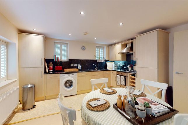 Maisonette for sale in Streete Court, Courtdale House