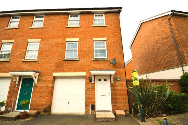 Thumbnail Town house to rent in Whernside Drive, Stevenage