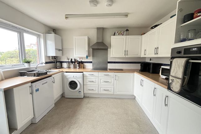 18, Culverland Close, Exeter photo 2