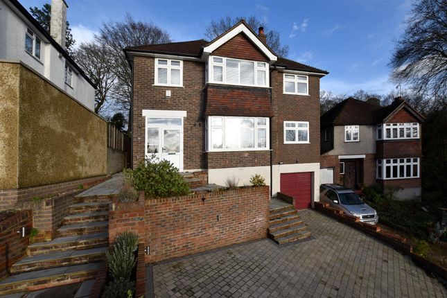Thumbnail Property to rent in Chanctonbury Chase, Redhill