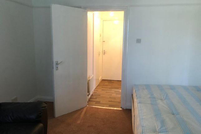 46 Harlesden Gardens, Harlesden photo 3