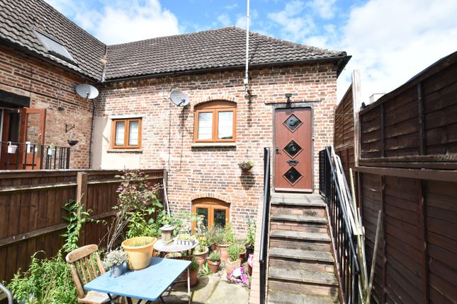 Thumbnail Terraced house for sale in Coopers Lane, Evesham, Worcestershire