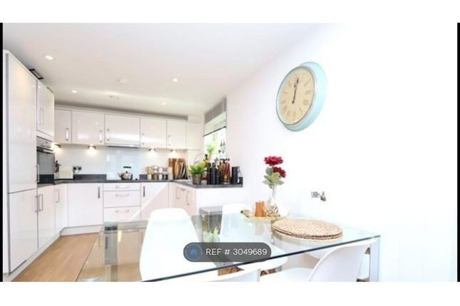 Flat, Kilby House Gambit Avenue, Oakgrove, Milton Keynes photo 4
