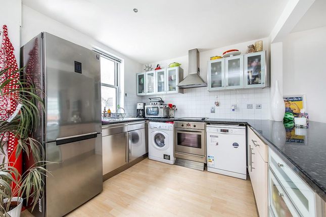 Flat to rent in Devonshire Place Mews, London