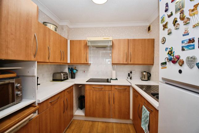 45, Albion Court, Hull photo 3