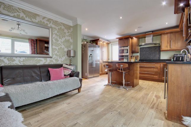 40, The Orchard, Leven photo 4