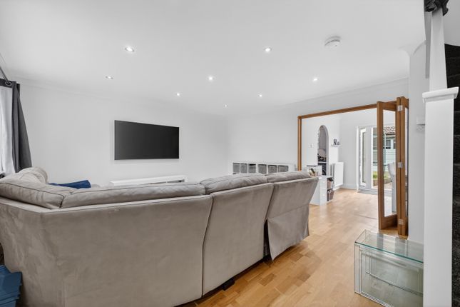49 Morecambe Close, Stevenage, Hertfordshire photo 4