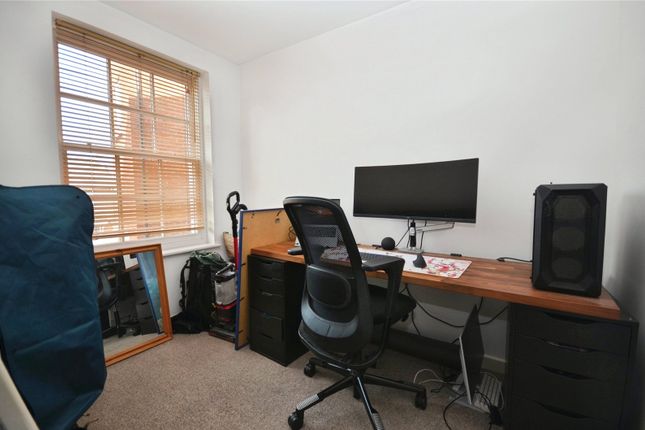 15, Hampden Square, Aylesbury photo 4