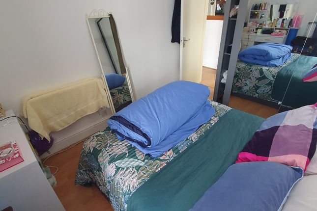 19 North Luton Place F4, F4, 19 North Luton Place, Adamsdown, Cardiff photo 3