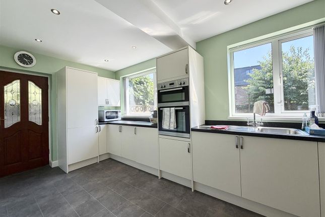17, Brunswick Gardens, Leeds photo 4