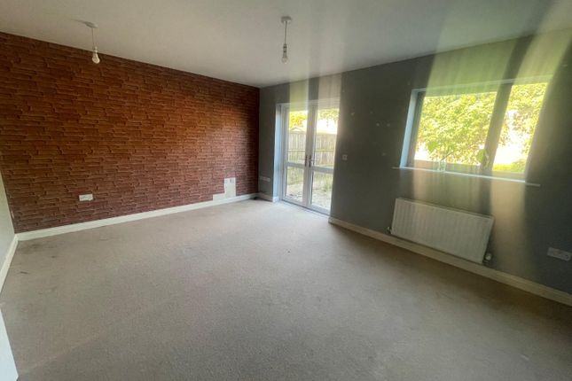 24, Anglezark Close, Liverpool photo 4