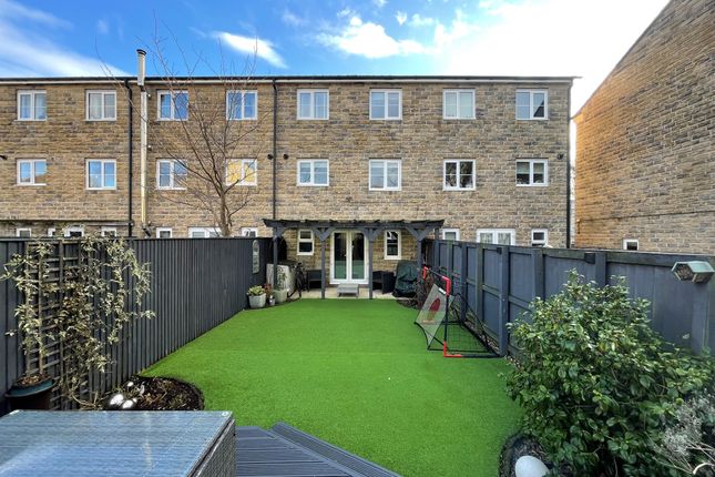 8, Sovereign Square, Brighouse photo 2