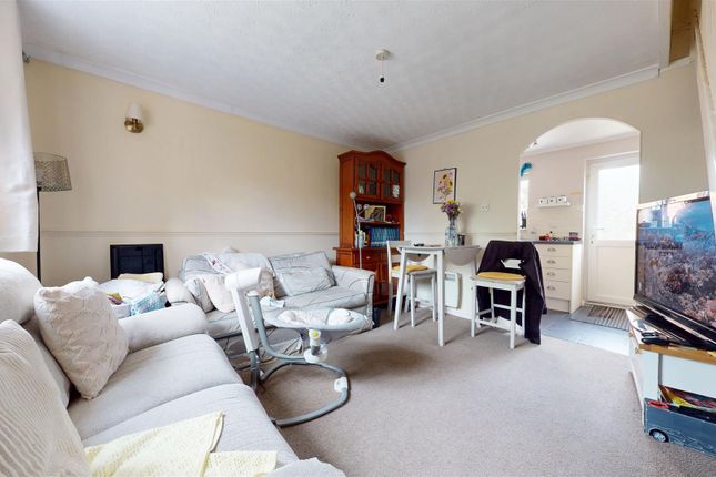 5, Primatt Crescent, Milton Keynes photo 3
