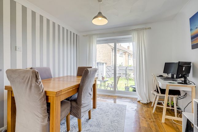 3, Lee Walk Basildon, Basildon photo 4
