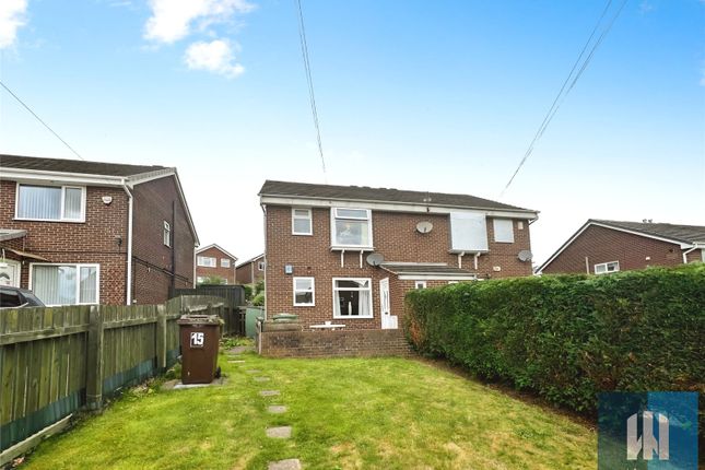 1-bed flat on 15, Woodlands Close, Huddersfield, £50,000
