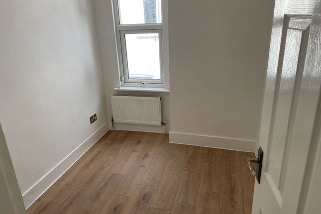 16A, Brightwell Avenue, Westcliff-on-Sea photo 5