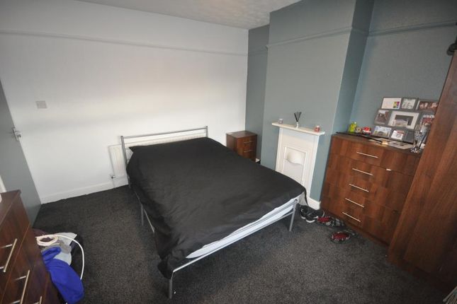 Shared accommodation to rent in Raven Road, Hyde Park, Leeds