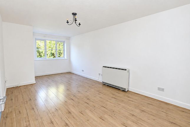 112, New Road, Surrey photo 2