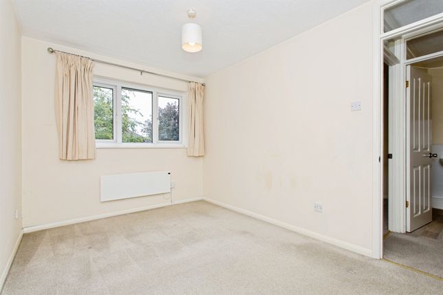 42, Buttermel Close, Huntingdon photo 4