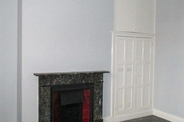 Flat 3, 5 St George Living Room.Jpg