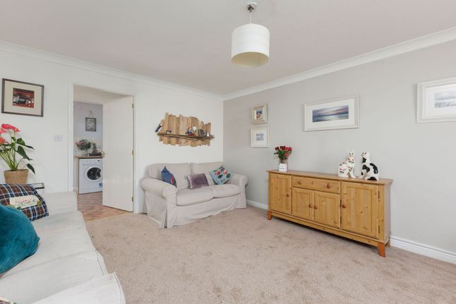 17 David Crescent, Dunfermline photo 4