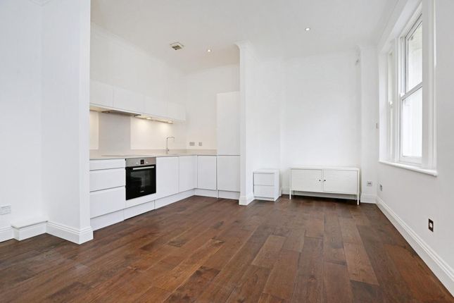2 bed flat to rent in Lambert House, Ludgate Square, Clerkenwell, London EC4M