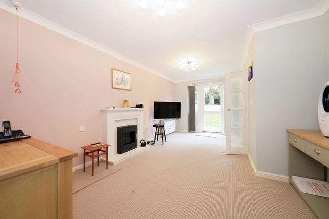 Flat for sale in St Saviour's Court, Stourbridge