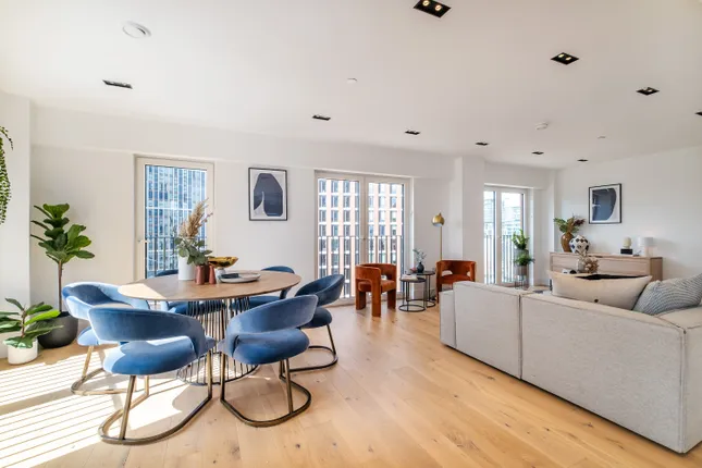 Hamptons - London New Homes