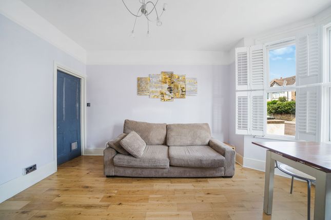 43 Kynaston Road, Thornton Heath photo 4