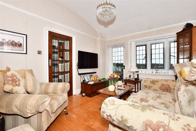 1-bed flat on Joss Gap Road, Broadstairs, £215,000