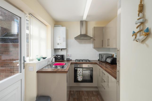3, Noahs Wood Walk, Withernsea photo 3